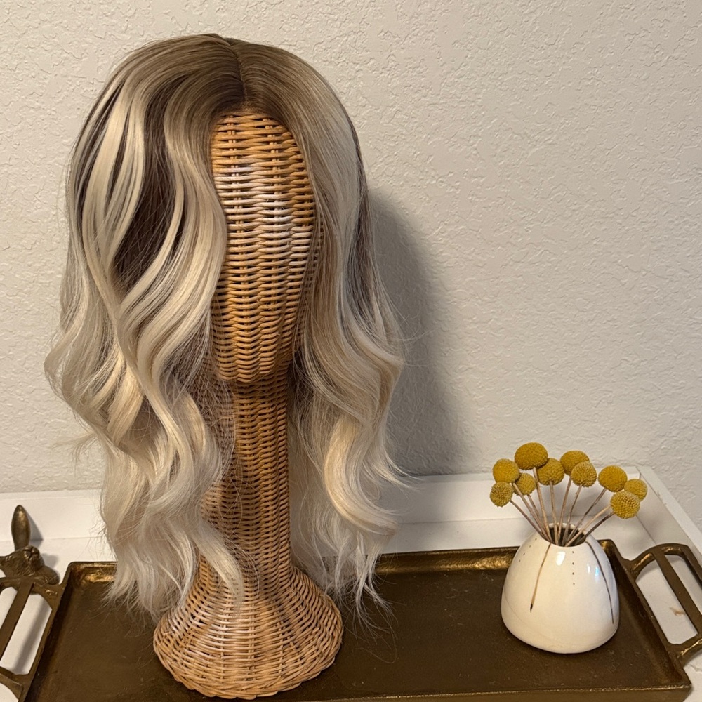 Elegant Blonde Ombre Wig ear to ear lace stark highlights
